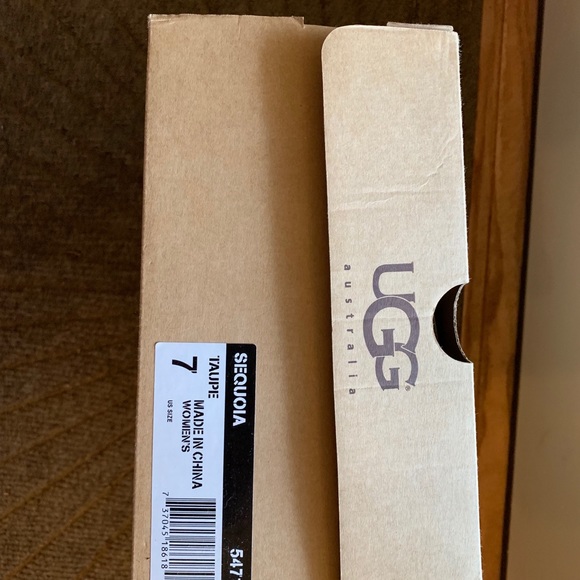 NEW IN BOX Ugg Sequoia Boots/Shoes Taupe Size 7 - Picture 2 of 8